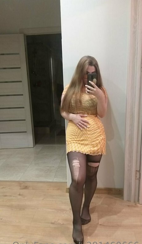 filles célèbres onlyfans chaud images