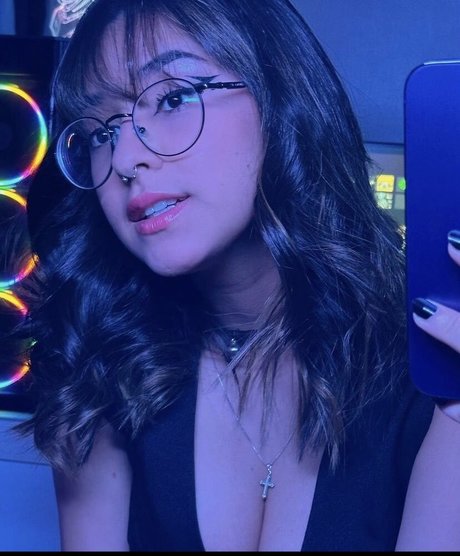 Bibivitona actrice chaude image