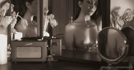 maman fils onlyfans haut hd des photos