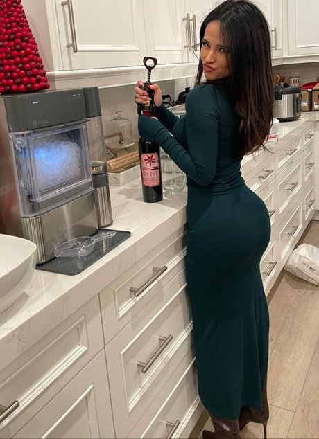 latina solo onlyfans haut de gamme images