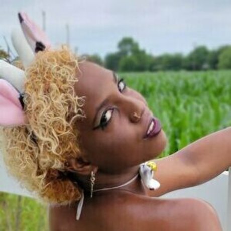 mariée onlyfans assez pornographique des photos