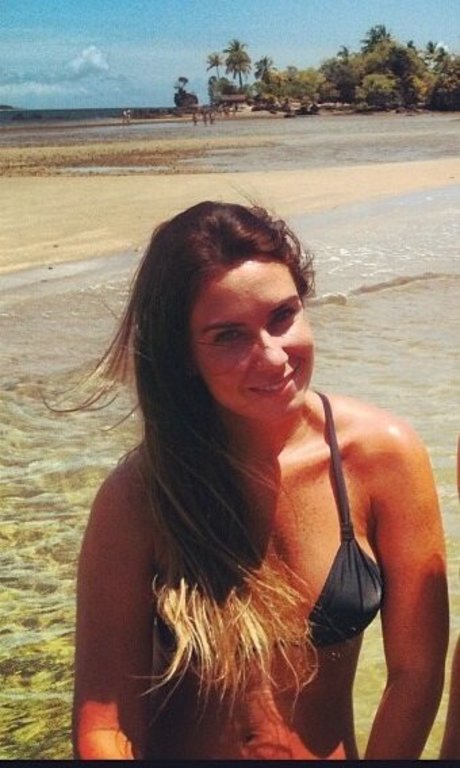 Larissa Erthal joli modèle img