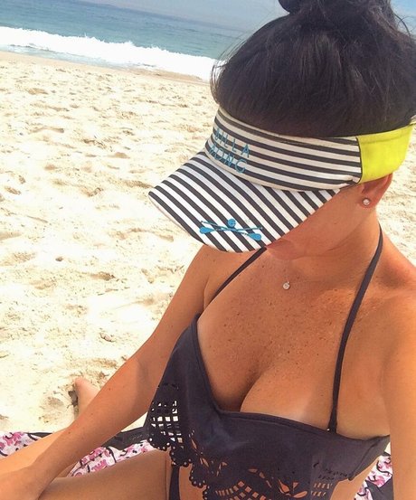 Larissa Erthal actrice de nus des photos