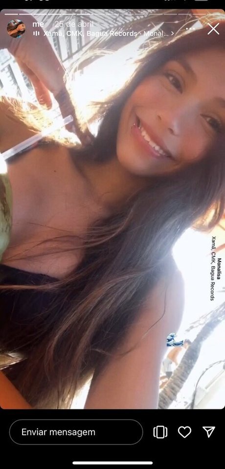 Julia Carneiro étoile chaude images