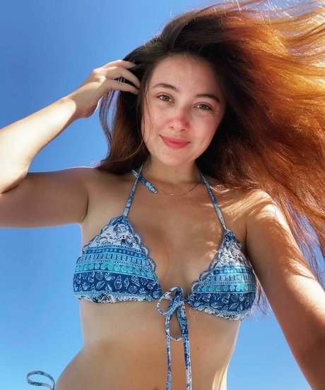 Little BabeVIP modèle érotique des photos