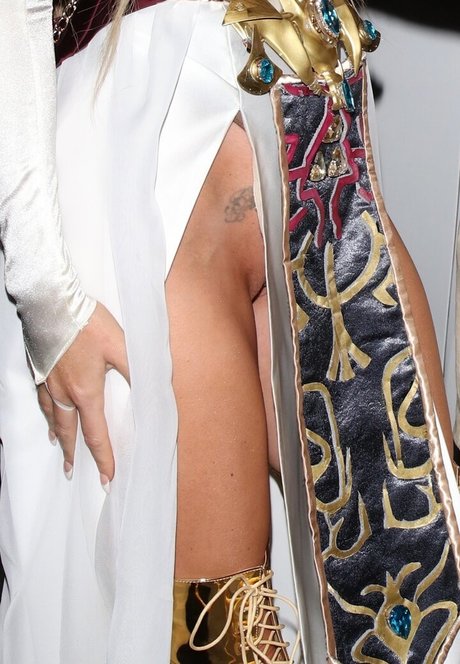 pantalons de yoga onlyfans xxx érotique galerie