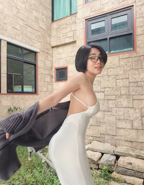 Poon Wrunya modèle sexy img