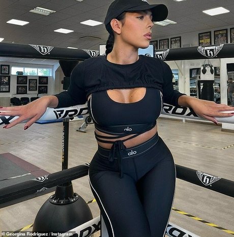 Georgina Rodriguez star du porno sexy galeries