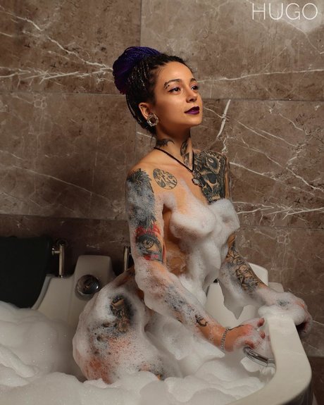 Yagmur Simsek_ actrice exclusive images