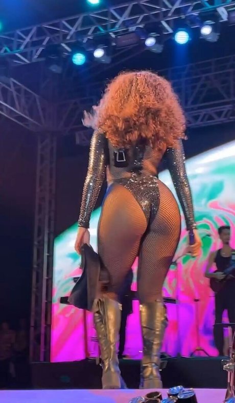 Iza Cantora actrice de sexe photos