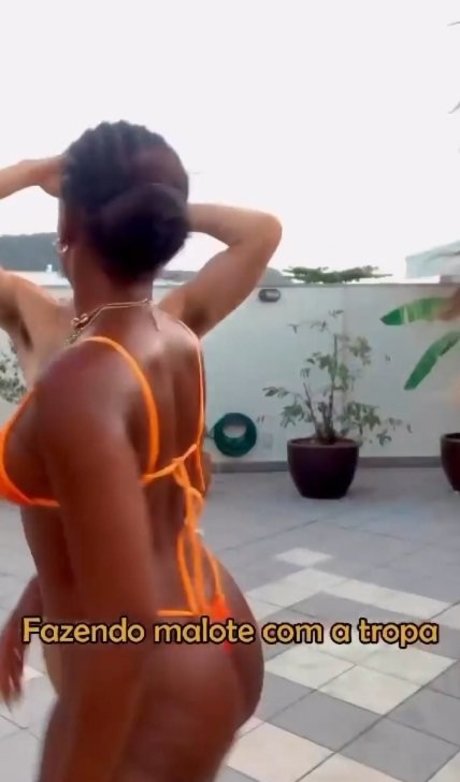 Iza Cantora modèle porno archive