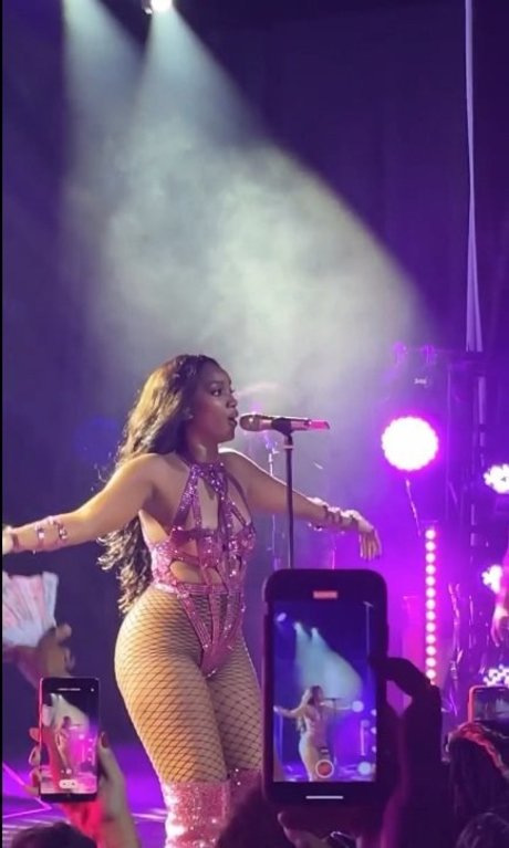 Iza Cantora actrice artistique image