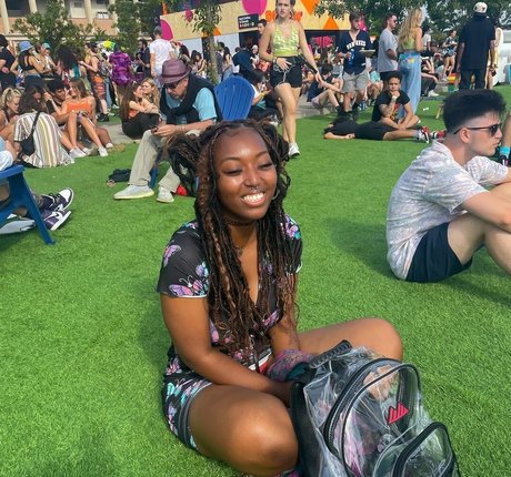 Key Plays modèle érotique archive