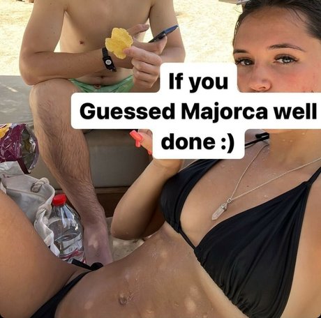 Lily Draycott haut modèle photo