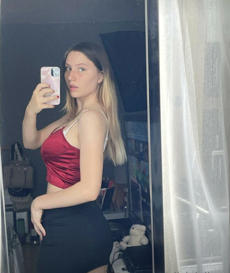 Gewoonalicia actrice porno photos