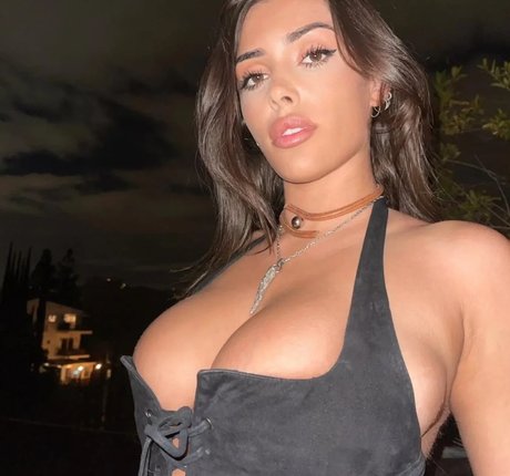 Bianca Censori belle étoile photo