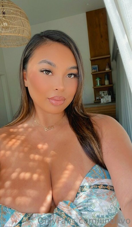 Linda Vo star du porno parfaite des photos