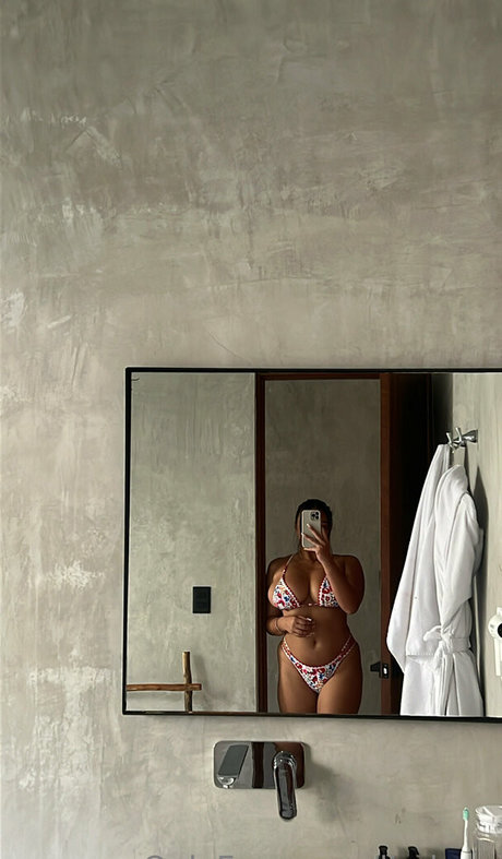 Linda Vo modèle de sexe image