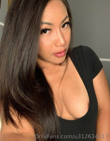 jannieasia étoile exclusive des photos