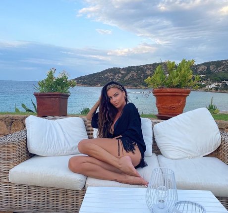 latina épaisse uniquementfans libre nu image