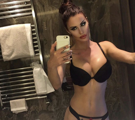 chaton courbé onlyfans chaud exclusif des photos