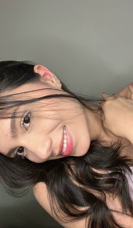 Alicce Belluci étoile hd des photos