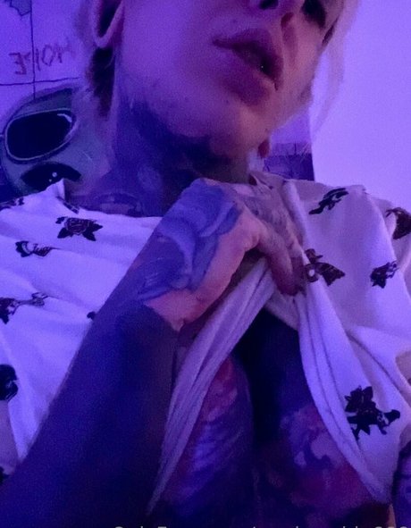 marizombie666 star du porno en haute qualité des photos