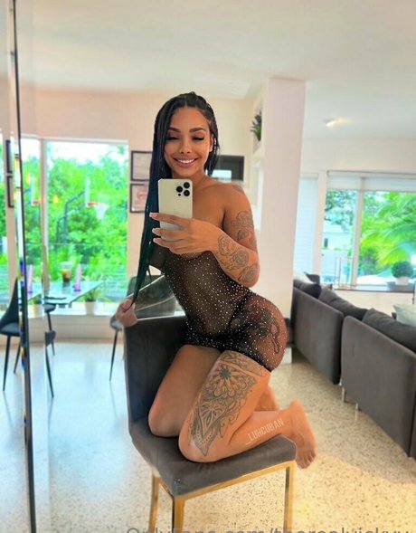 therealvickyy modèle joli galerie