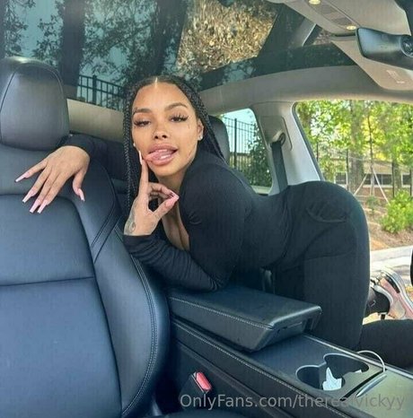 therealvickyy modèle sexy img