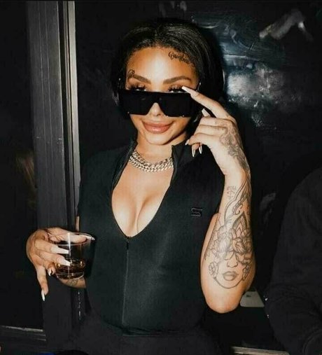 therealvickyy actrice photo