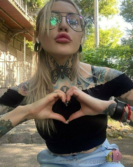 marrllaa actrice adulte collection