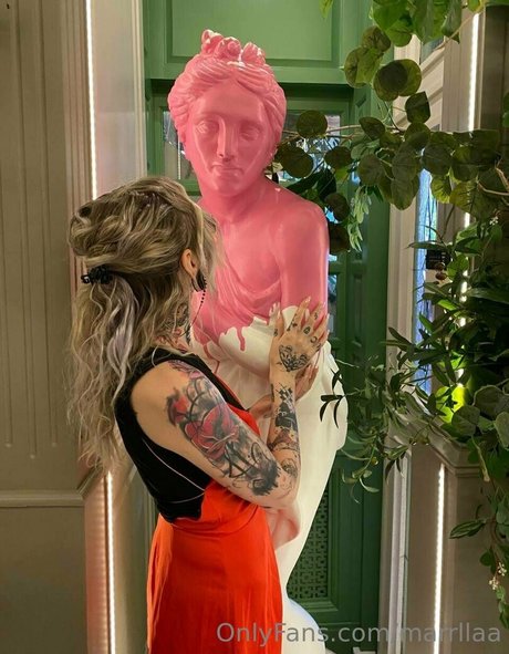 marrllaa étoile nue des photos