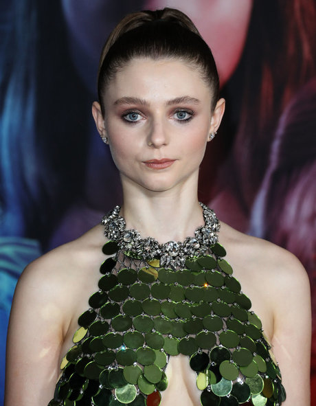 Thomasin Mckenzie modèle adulte image