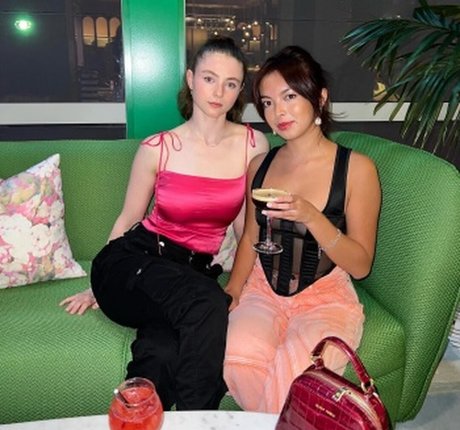 Thomasin Mckenzie étoile sexy des photos