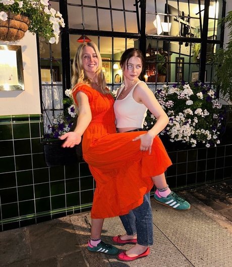 Thomasin Mckenzie star du porno érotique collection