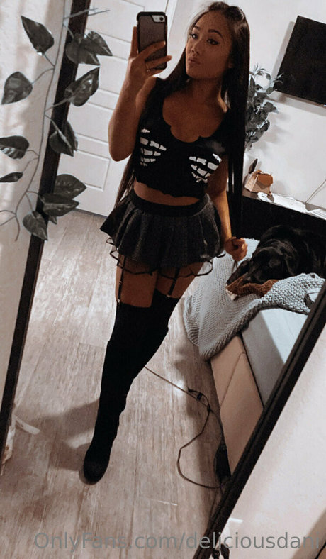 DeliciousDani star du porno en haute qualité galerie