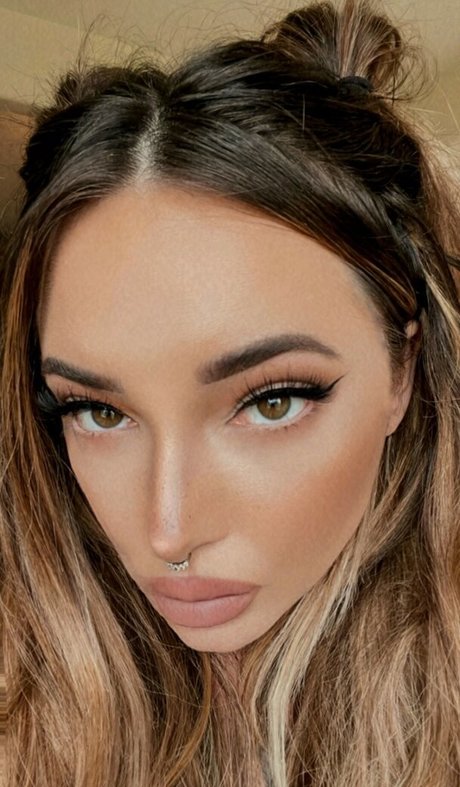 Brittany Zapata actrice chaude image