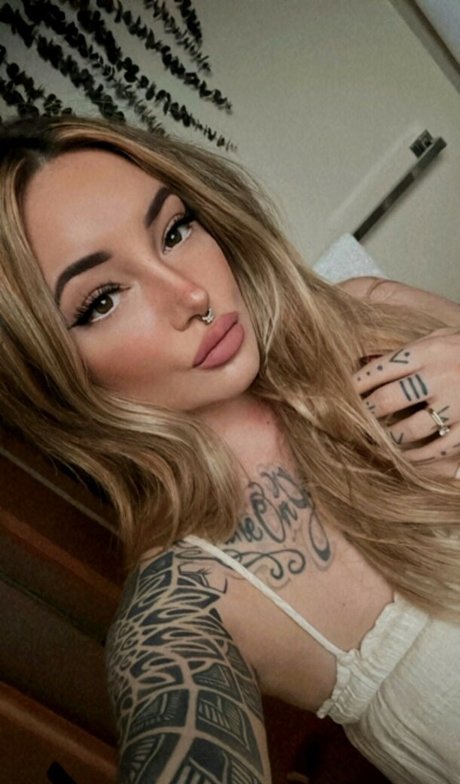 Brittany Zapata belle actrice images