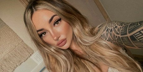 Brittany Zapata jolie star du porno collection