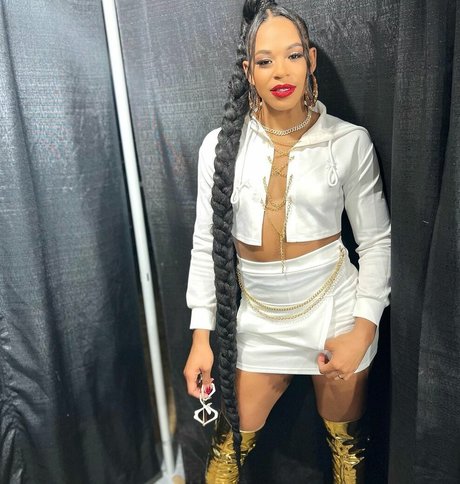Bianca Belair modèles nus img