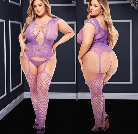 bbw épais uniquementfans nus gratuits image