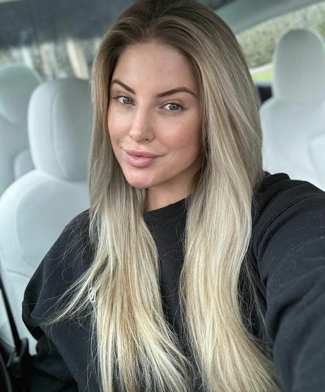 rousse aux gros seins onlyfans xxx sexy collection