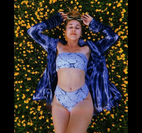 Haley Reinhart actrice sexy image
