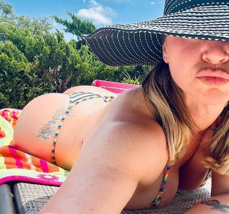 Molly SuperTramp star du porno parfaite image