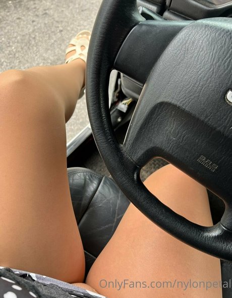 nylonpetal modèle artistique photo