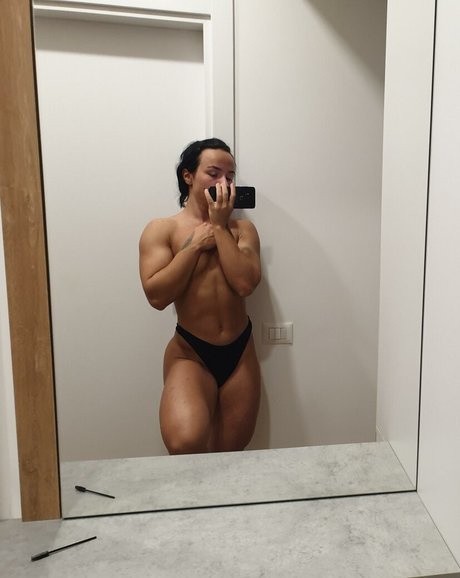 femme seulementfans belle définition img