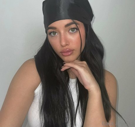 Daraanjelika haut de star du porno image