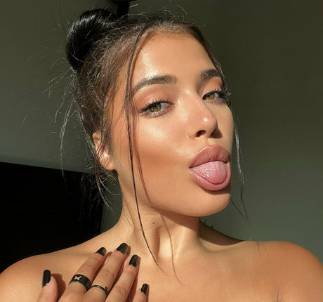 Daraanjelika star du porno sexy image