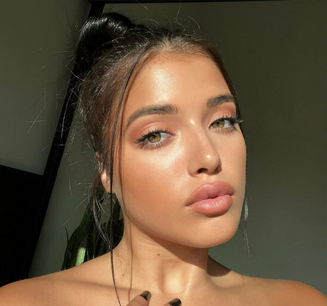 Daraanjelika star du porno gratuit galeries