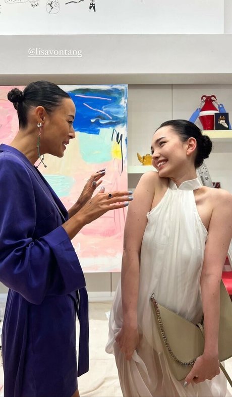 Aya Shalkar haut étoile photos